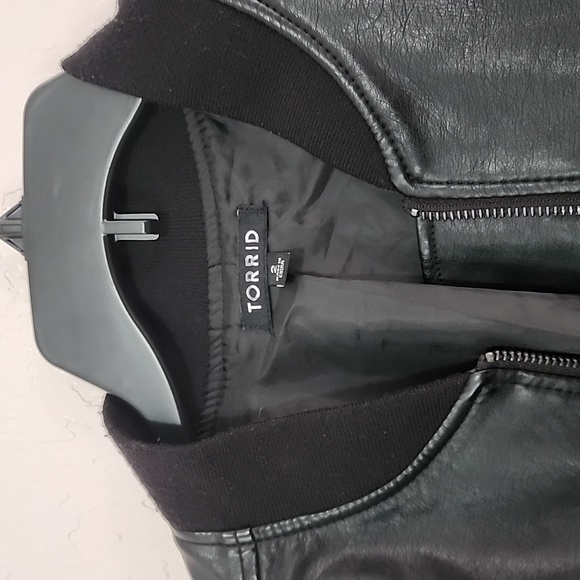Torrid Jacket Size: 2 - Picture 14 of 17